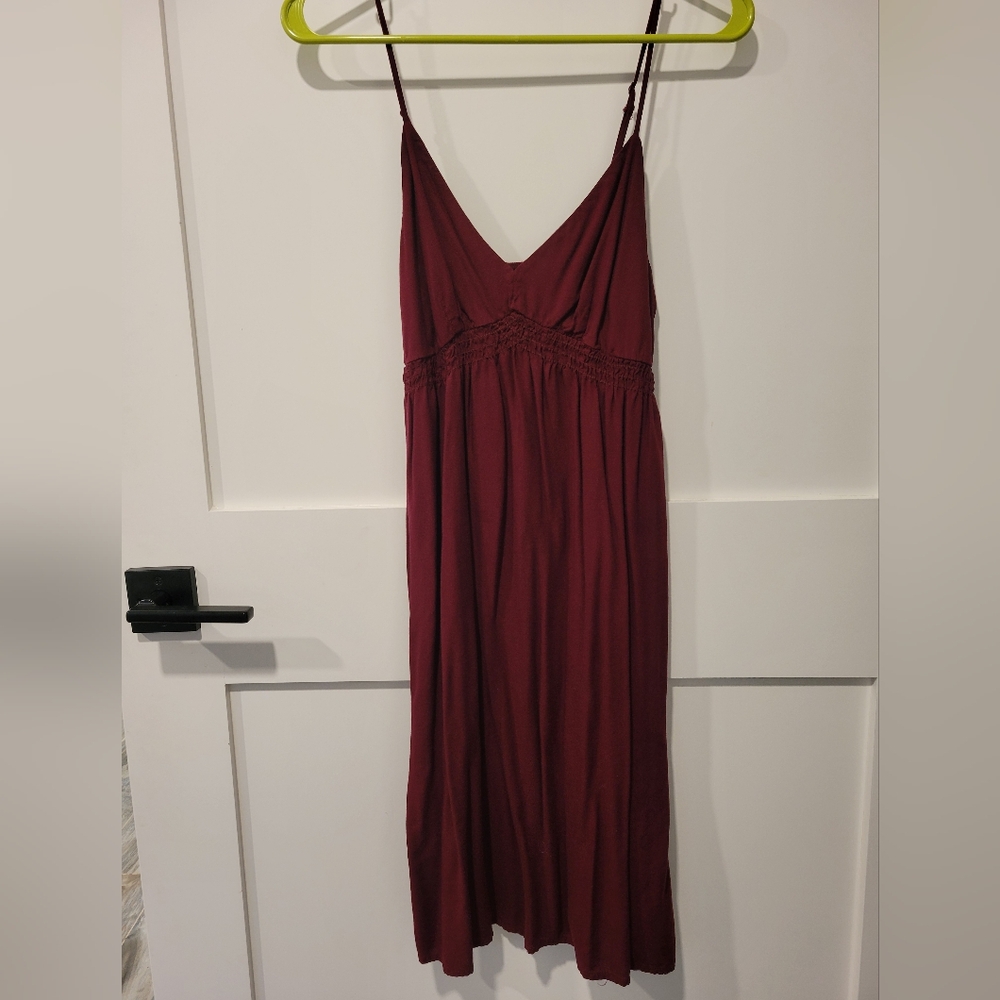 Chic Red Midi Dress with Timeless Elegance